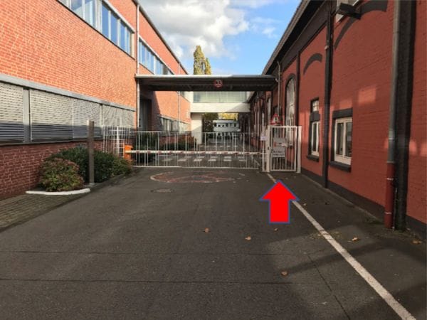 Tor Dahlweg 105